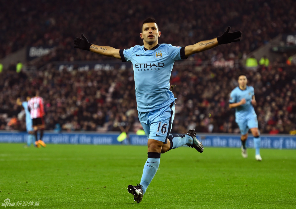 英超赛场亮点：利物浦逆转曼联,