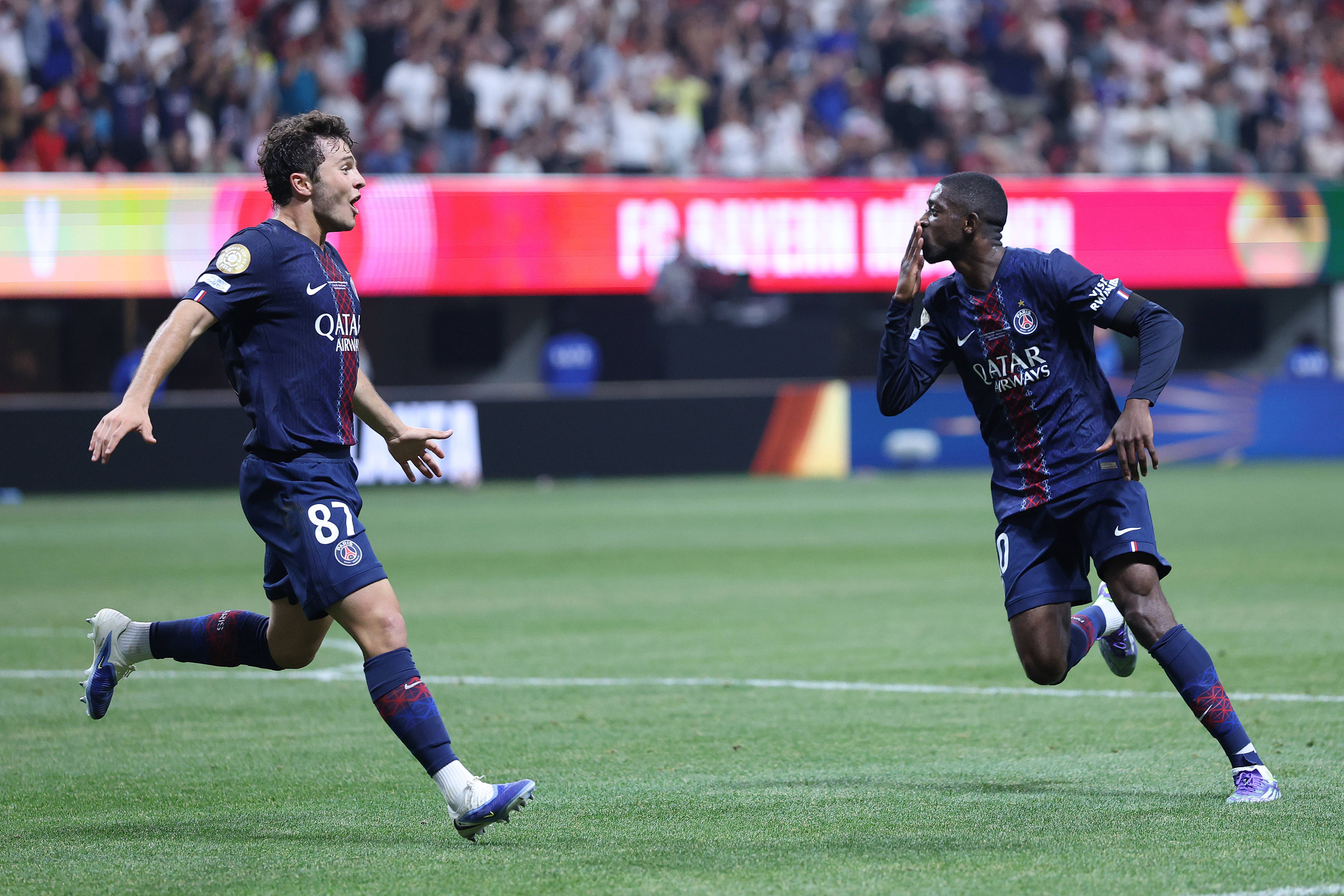 林加德参加综艺展示自己在首尔的生活，住豪华公寓+喜欢护肤