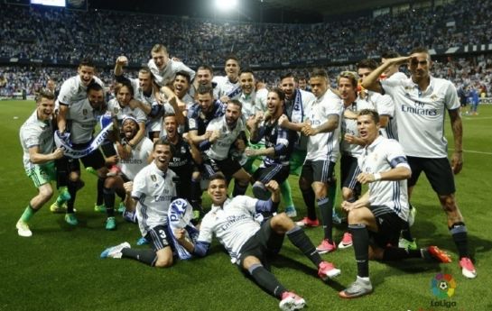 每体：巴萨有意左后卫索萨，想用桑托斯欠的290万欧锁定交易