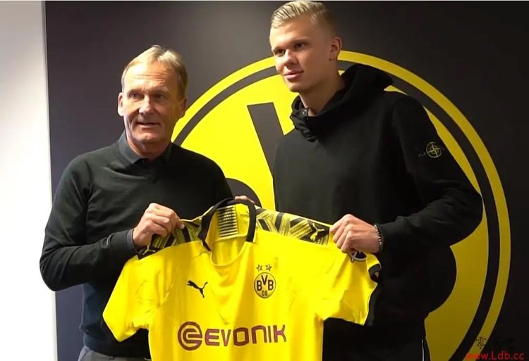 迟来的告别，拜仁在主场为科曼举办告别仪式