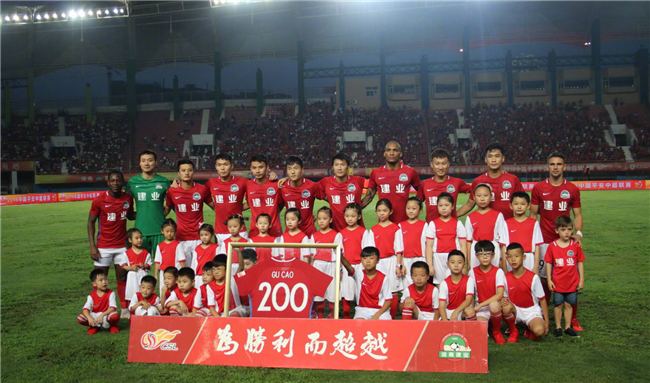 队报盛赞托万：现在他不仅是技术领袖，还是更衣室领袖