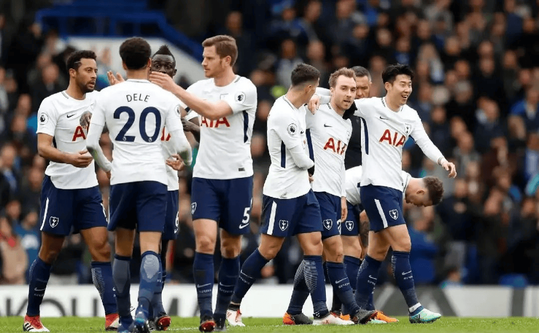 巴萨临时更换发布会人选，德容让位马丁内斯